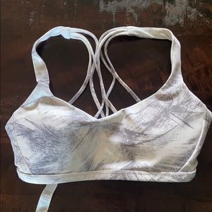 Lululemon sports bra